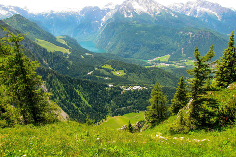 From Munich by minivan: Hiking tour to Eagle's Nest
