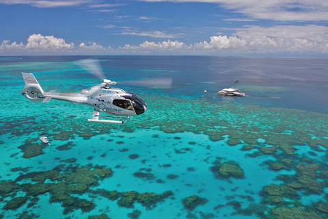 Port Douglas: Outer Barrier Reef Cruise & 10 Min Helicopter