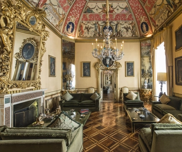 Rome: Exclusive Private Tour of Palazzo Ruspoli and Prosecco