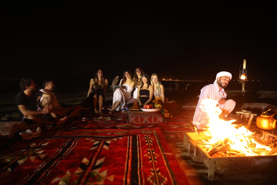 Dubai: Safari nocturno, cena, observación de estrellas y campamento Al Khayma