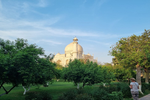 Agra: Best Taj Mahal Guided Tour (All Inclusive)Tour With comfortable transport &amp; Local Guide Only