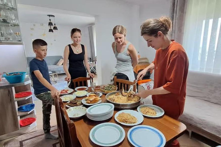 Berat: Traditional Cooking Class with a Local Family Berat: Traditional Cooking Class with a Local Family