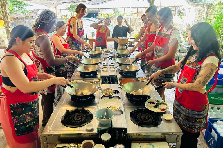 Chiang Mai : Cours de cuisine, visite du marché et du jardin d'herbes thaïlandaises