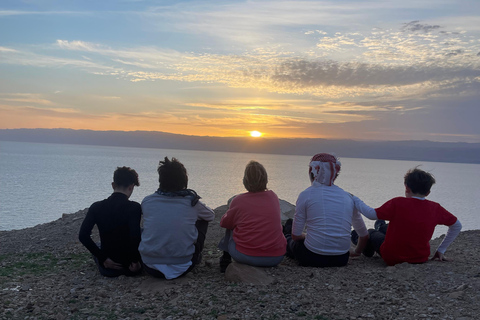 Wadi Rum: Jeep Tour and Overnight Bedouin Camp Experience