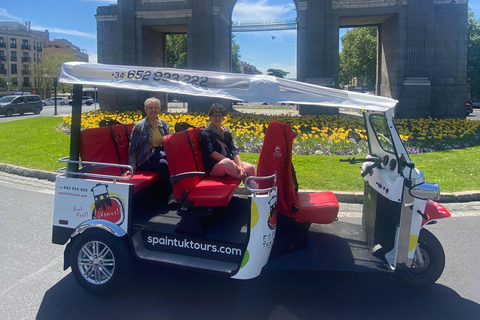 Madrid: Stadsrondleiding met gids per Tuk Tuk3-uur durende Tuk Tuk Tour