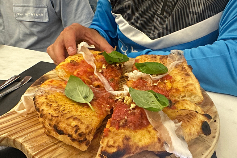 Naples: Street Food and Guided Sightseeing Walking Tour