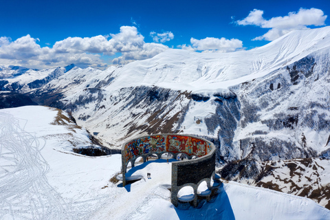 Tbilisi: Day Trip to Kazbegi with Hotel Pickup and Drop-off