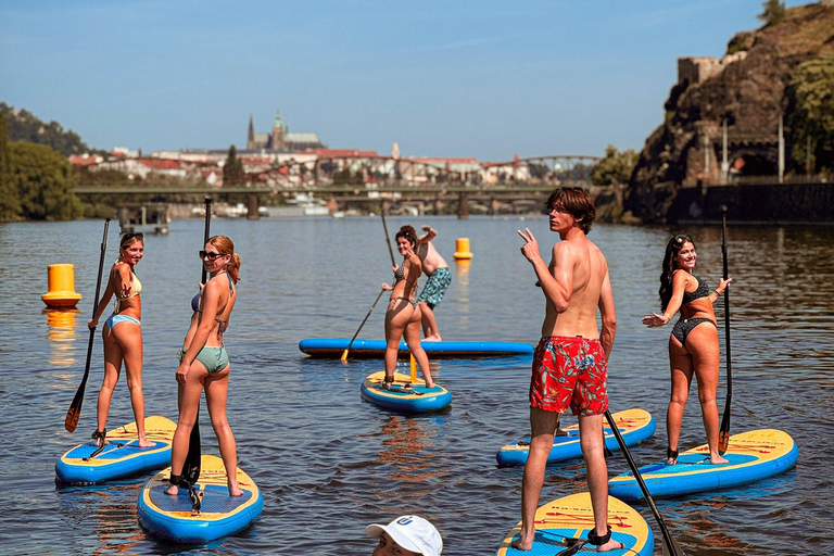 Praga: 2 ore di paddle boarding nel centro cittàPraga: 2 ore di paddle boarding nel centro della città
