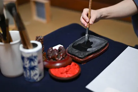 Gifu: Calligraphy and Traditional Japanese Crafts