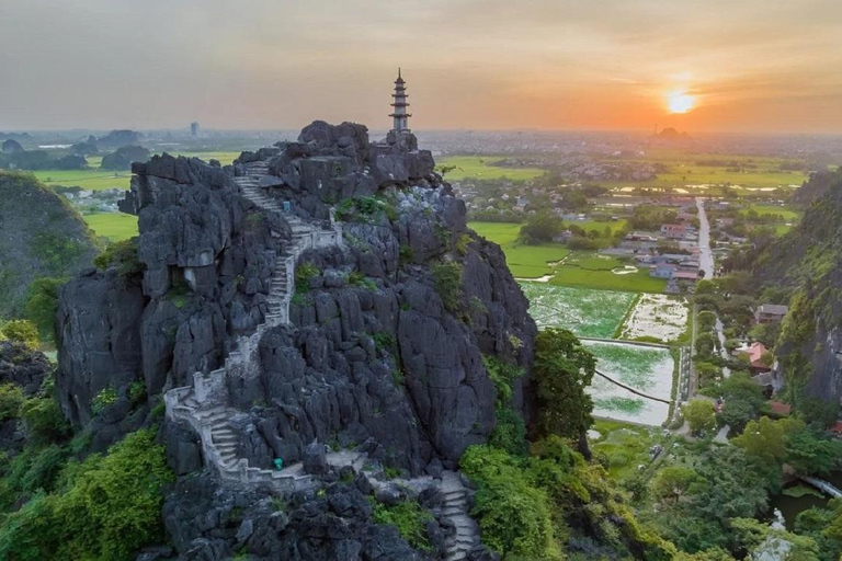 Ninh Binh 2-Day Tour: Hoa Lu, Trang An & Mua Cave