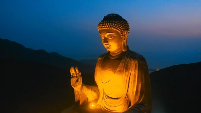 Hong Kong: Lantau Island and Giant Buddha Day Tour