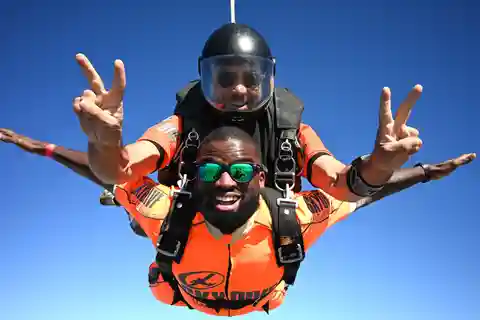 Skydive Algarve: Tandem Skydiving 10.000ft (up to 15.000ft)