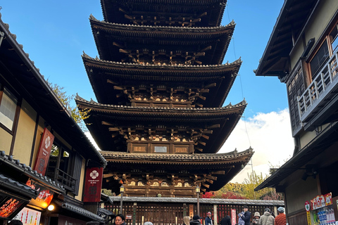 Kyoto-Tour: Sanjusangendo, Kiyomizudera, Yasaka-Pagode und Ginkakuji.