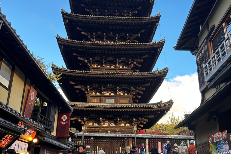 Kyoto-Tour: Sanjusangendo, Kiyomizudera, Yasaka-Pagode und Ginkakuji.