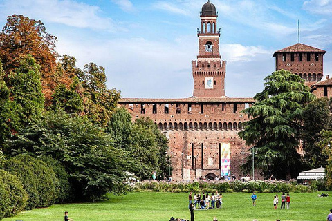 Milan : Petit groupe - Château, dégustation de gelato et toit du DuomoMilan : Visite en petit groupe du château et du Duomo avec Gelato