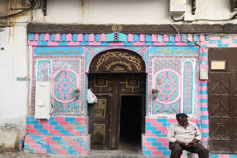 Jeddah : Visite du quartier historique avec un guide régionalJeddah : Visite guidée du quartier historique avec un guide local