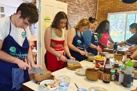 Chiang Mai: Morning Cooking Class with Market Visit