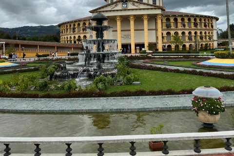 Depuis Bogota : Parc Jaime Duque et zoo avec billet inclus