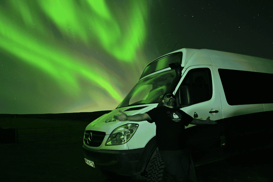Reykjavik: Nordlichter mit Geländewagen, Gebäck und heißem Kakao. Foto: GetYourGuide