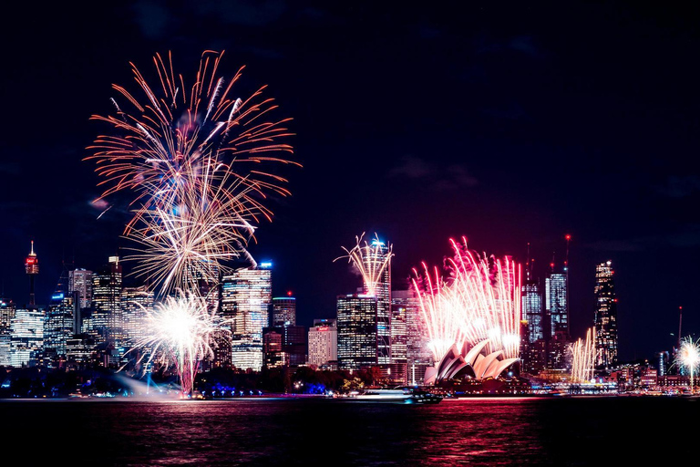 Sydney: VIVID Lights Cruise with Canapes and Sparkling Wine