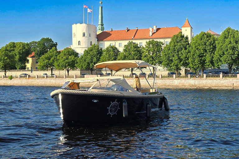 Riga: Private Boat tour cruise Riga City Panorama (30 min)