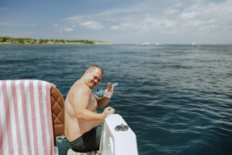 从巴厘岛出发：努沙佩尼达魔鬼鱼浮潜私人乘船观光共享游船之旅（含午餐，巴厘岛酒店接送服务）