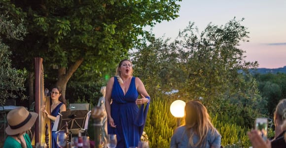 Tuscany: Countryside Cooking Class & Dinner with Live Opera