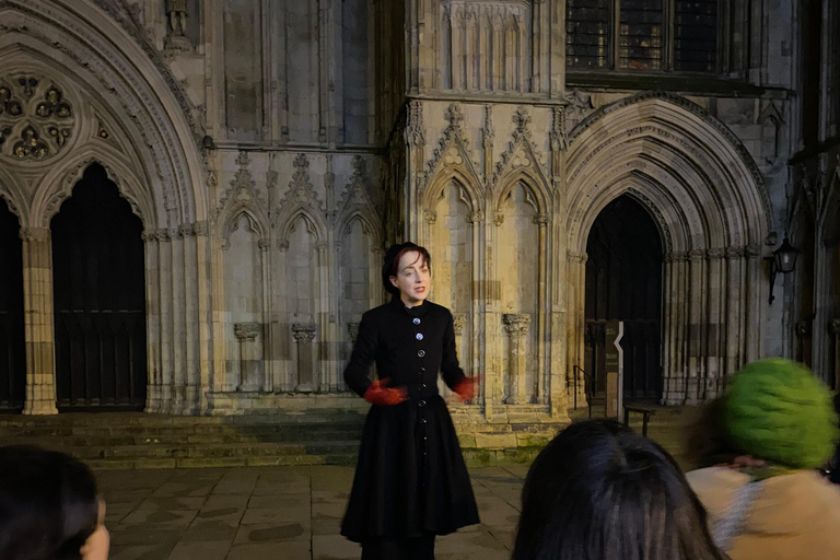 York: Mujeres Brujas Guerreras Paseo Fantasma Primera Parte