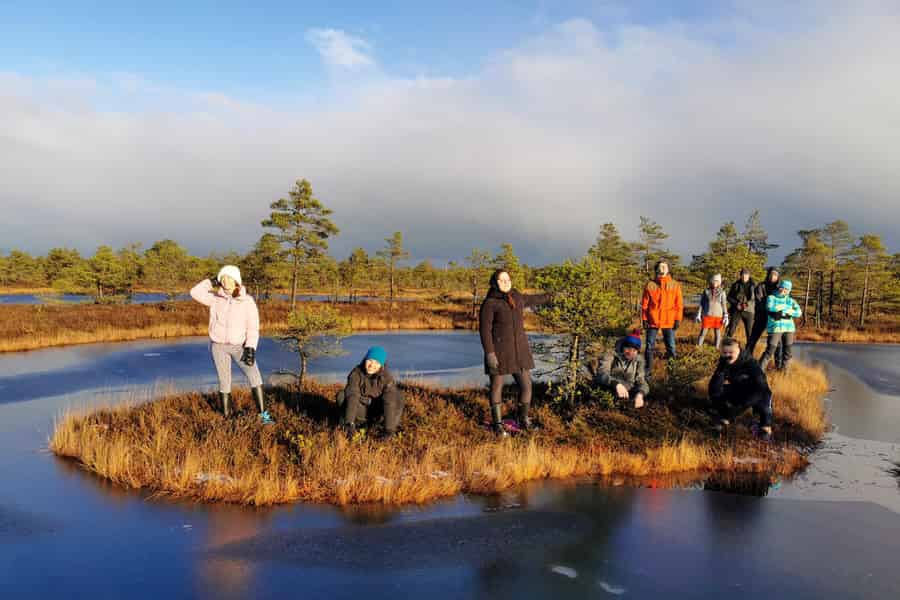 Riga: Ein epischer Moorschuhspaziergang in Lettlands wilder Natur. Foto: GetYourGuide