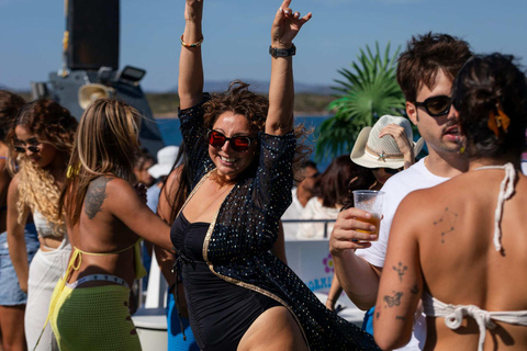 Ibiza: Formentera Full-Day Boat Trip with Sunset Party