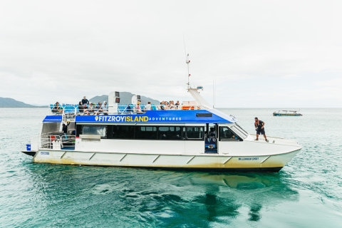 Depuis Cairns : aventure d'une journée à l'île FitzroyForfait snorkeling et bateau à fond de verre