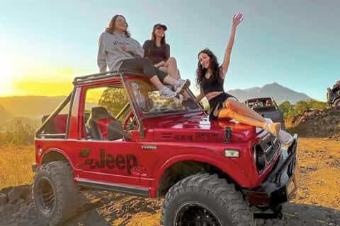 Mont Batur : lever du soleil en jeep, lave noire et petit-déjeuner tout inclus