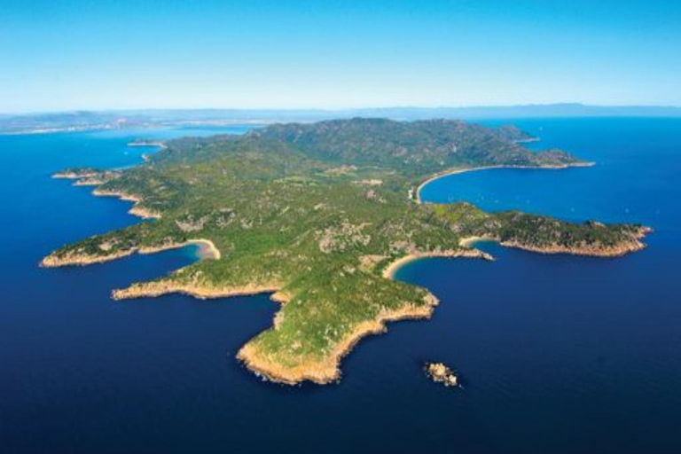 رحلة طيران لمدة 30 دقيقة لمشاهدة المناظر الطبيعية الخلابة - الجزيرة المغناطيسية