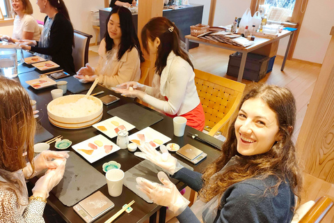 Kyoto: Sushi Making Workshop Experience