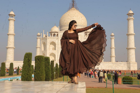 Agra: Taj Mahal Guided Tour with Instagram Photoshoot Private Car, Driver, Local Expert Tour Guide & Entry Tickets