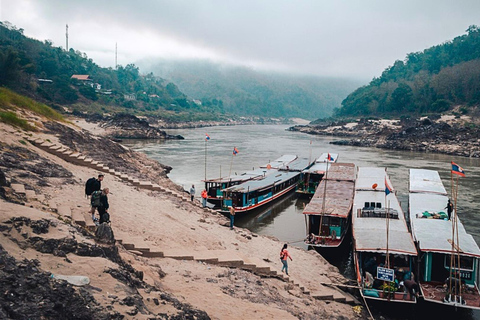 Depuis Luang Prabang : Bateau lent vers Huay Xai 2 jours, 1 nuit