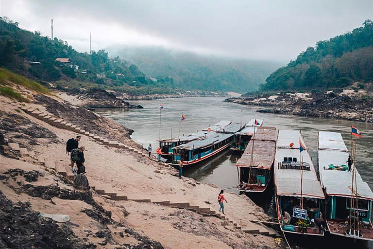 Från Luang Prabang: Långsam båt till Huay Xai 2 dagar, 1 natt