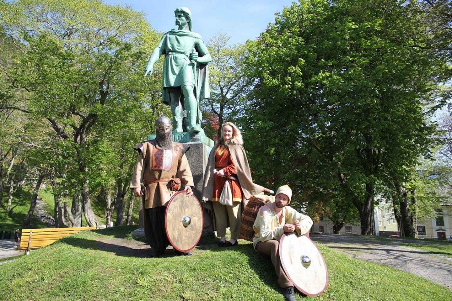 Alesund: Viking Tour with Ship Experience and Tasting