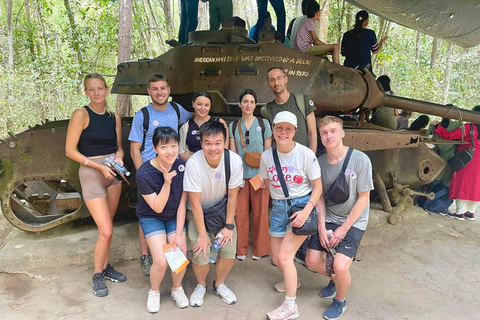 مجموعة صغيرة مكونة من 10 أشخاص إلى نفق تشي تشي ودلتا ميكونغ ليوم واحدمن HCM إلى نفق Cu Chi وجولة المجموعة
