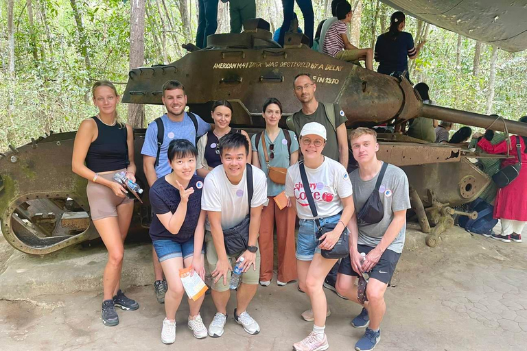 مجموعة صغيرة مكونة من 10 أشخاص إلى نفق تشي تشي ودلتا ميكونغ ليوم واحدمن HCM إلى نفق Cu Chi وجولة المجموعة