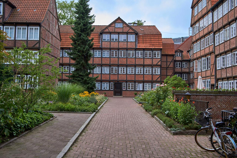 Guided tour of Hamburg's Neustadt - ramparts, Gängeviertel & Neustädter