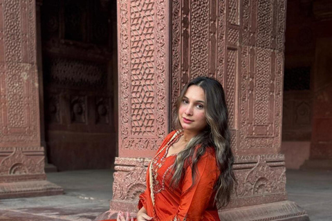 Taj Mahal entry tickets From Agra: Guide Only