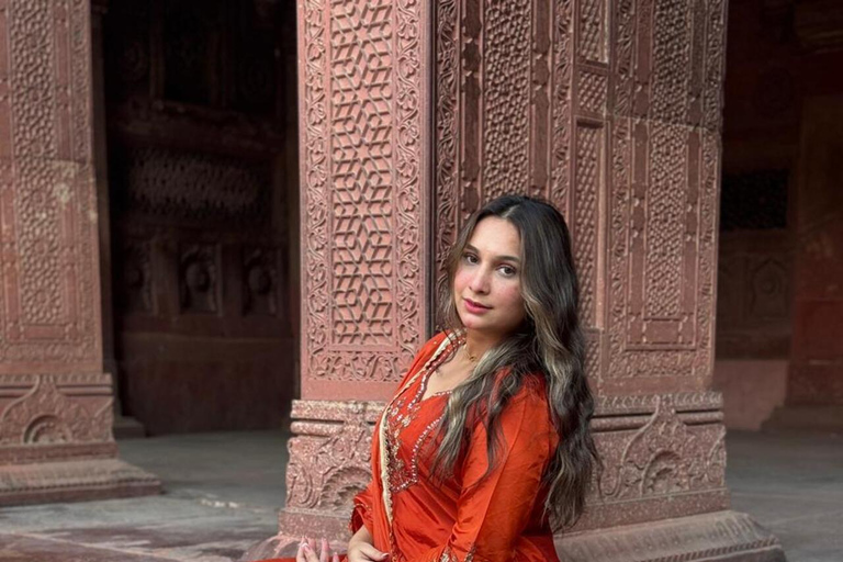 Taj Mahal entry tickets From Agra: Guide Only