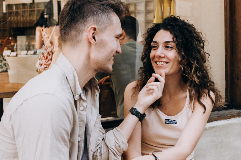 Bucharest: Essential Photo Session in the Charming Streets