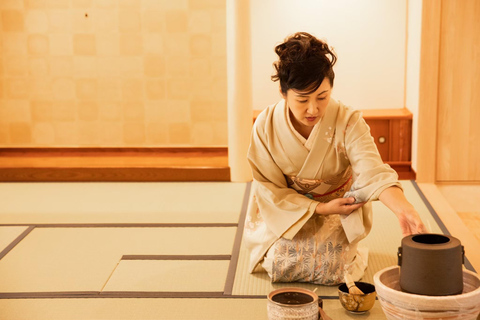 Tea ceremony experience in Japanese-style room 60min 60min session