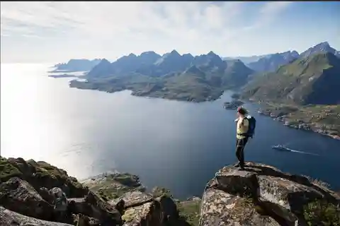 Trollfjorden & Raftsundet: Mitternachtssonnenkreuzfahrt Svolvaer
