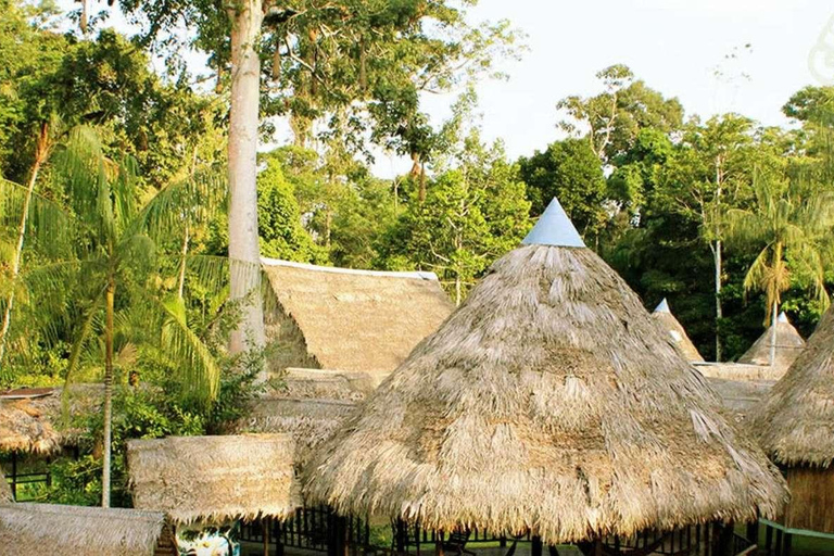 Visita as comunidades indígenas da Amazónia em Iquitos