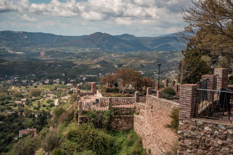 Málaga: Marbella, Mijas,Puerto Banús, Colomares Castle Tour