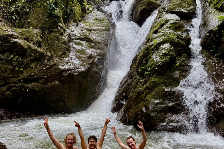 瓜纳卡斯特：徒步探索佩拉多山，游览印第安石瀑布瓜纳卡斯特：佩拉多山徒步和印第奥岩石之旅