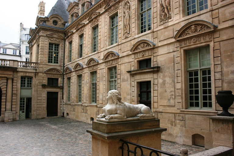 Paris: Le Marais Highlights Guided Small Group Walking Tour